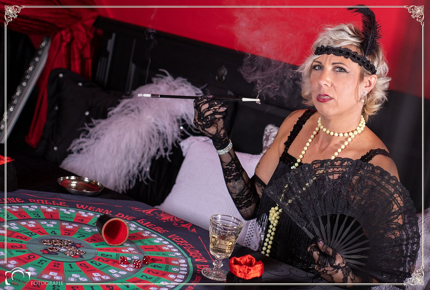 Eulenspiel Glücksspiel mit Absinth und Burlesque